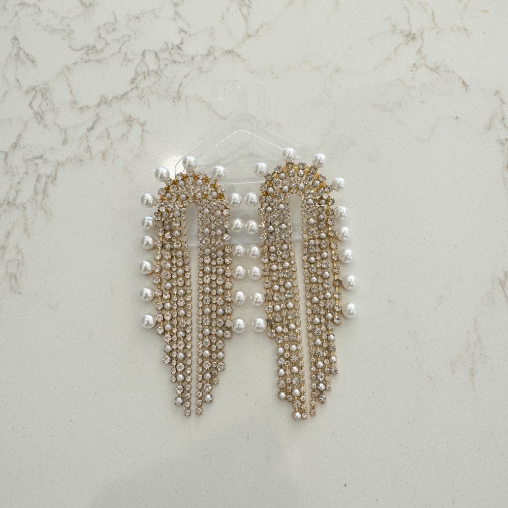 Feed Me Gems Classic Pearl Earrings